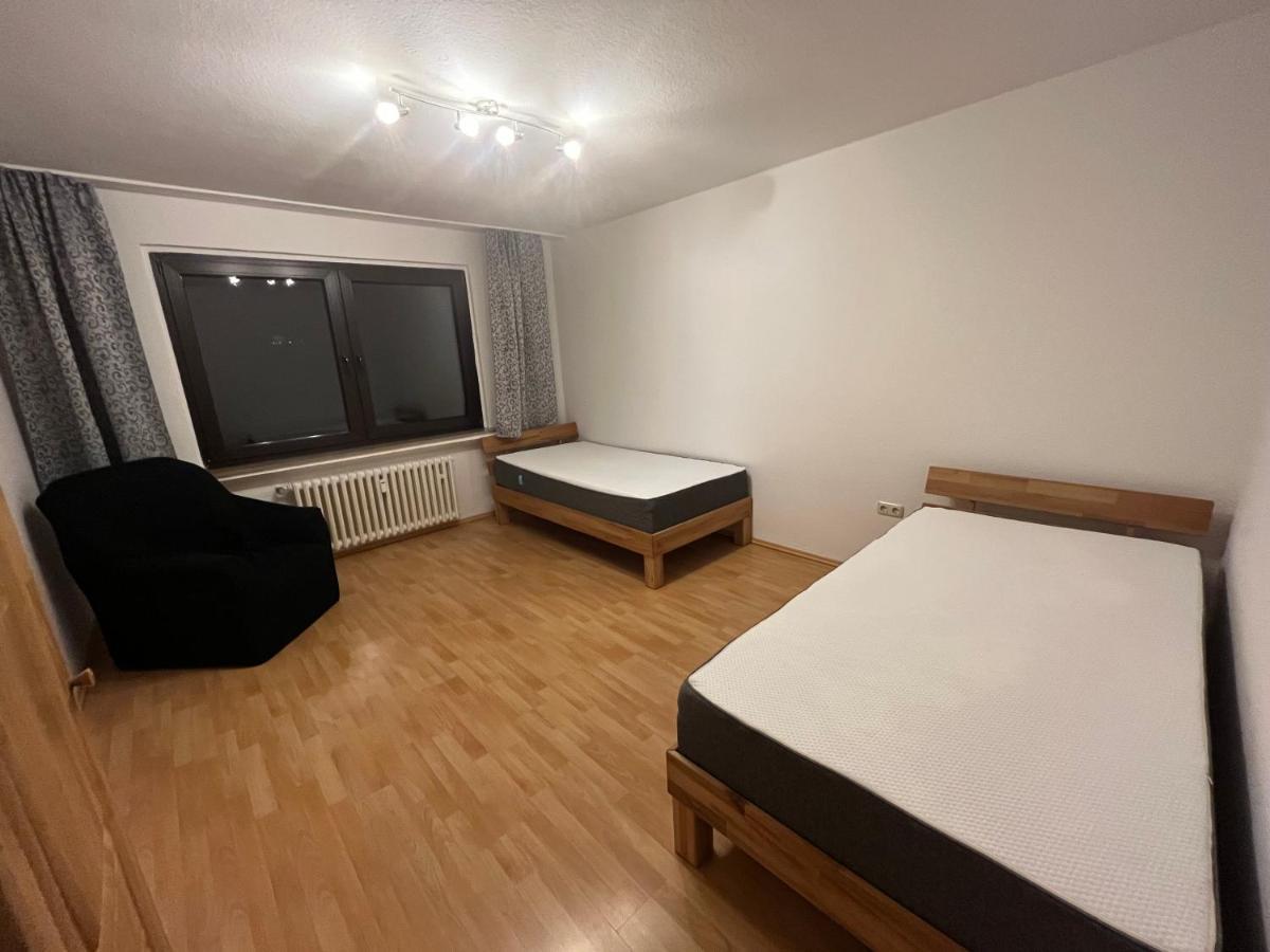 Zimmer Fuer Monteure, Handwerker Oder Reisende Essen Exterior foto
