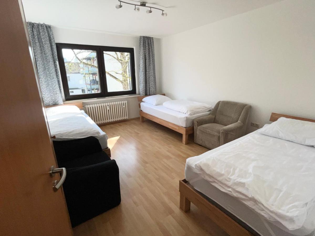 Zimmer Fuer Monteure, Handwerker Oder Reisende Essen Exterior foto